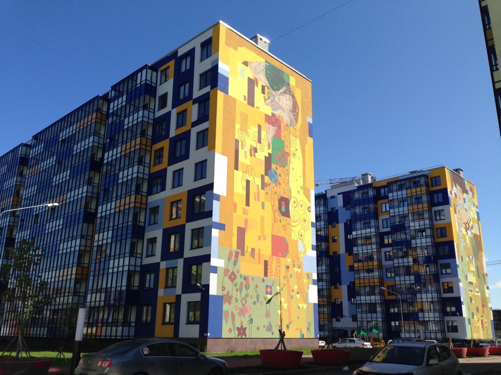 Яркие фасады Петербурга – «за» и «против»